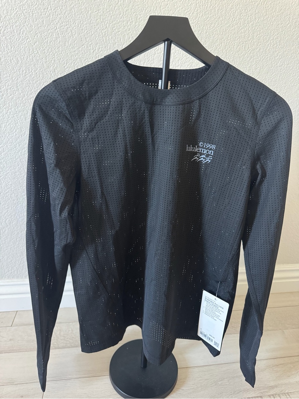 NWT Lululemon Breathable Run Long Sleeve *Graphic